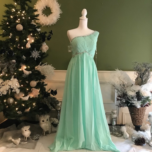 Dresses & Skirts - Formal evening prom dress